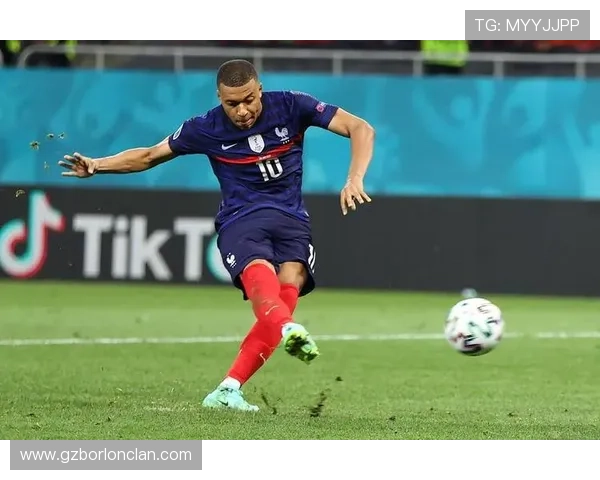 年轻球员崛起足球界的未来之星们年龄小却才华横溢